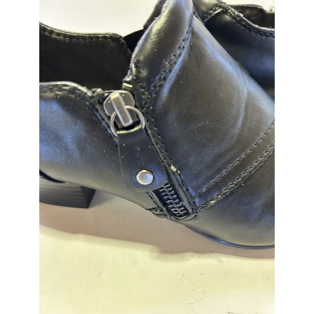 Laurel Blakweil Bootie Black Vegan Leather Side Zip Boots Sz 7 SoftFlex Sole